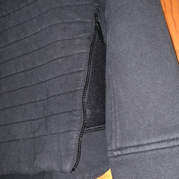 Sweater - Picture 4 of 4